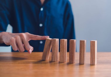 İş planlama krizi etkisi veya risk koruma kavramı, iş çözümü ve müdahale.