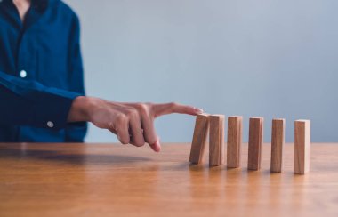 İş planlama krizi etkisi veya risk koruma kavramı, iş çözümü ve müdahale.