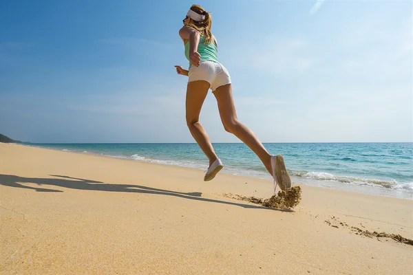 Corriendo por la playa — Foto de Stock