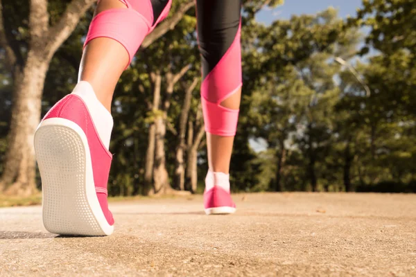 Donna, fitness, parco — Foto Stock