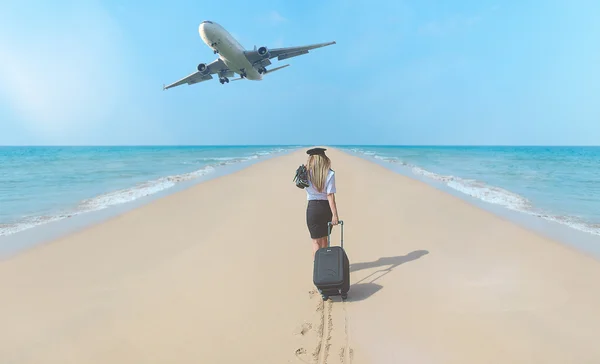 Woman and plane — Stock Photo, Image