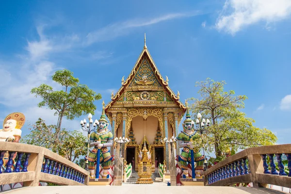 Buddhist pagoda on Samui island. — Stock Photo, Image