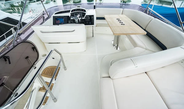 Inre av modern yacht — Stockfoto