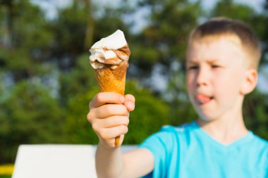 Dondurma Childs'ın elinde