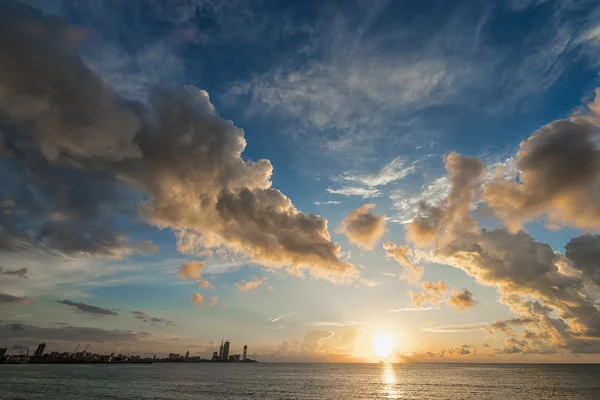 Pôr-do-sol no mar negro — Fotografia de Stock