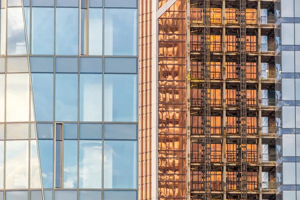 Arka plan ile gökdelen