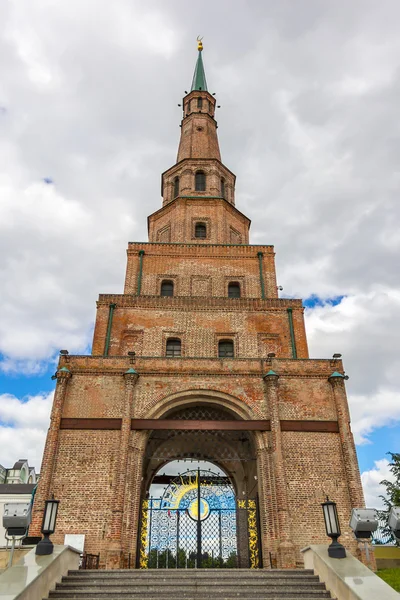 Kule Syuyumbike üzerinde ön görünüm. Kazan, Kremlin.
