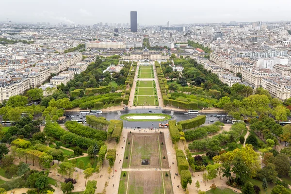 Sonbahar Champ de Mars Eiffel Tower görüntüleyin