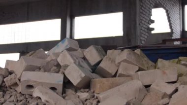 eski, terk edilmiş bir fabrika