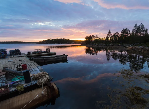 Sonnenuntergang über weißem Meer in Russland — Stockfoto