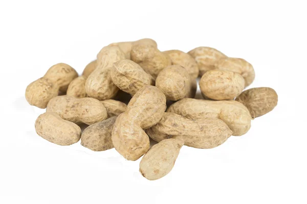 Bündel Erdnüsse auf weißem Hintergrund — Stockfoto