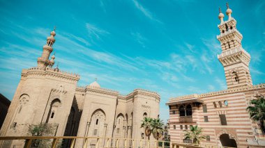 Tarihi Sultan Hasan Camii ve Kahire 'deki El Rifa Camii Mimarisi