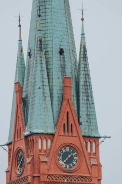 Polonya, Torun 'daki St. Catherine Meydanı. Yakın plan.
