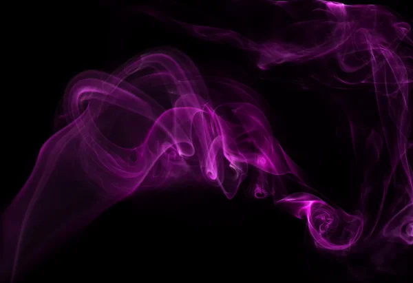 Βιολέτα καπνού σε μαύρο φόντο Εικόνα Αρχείου