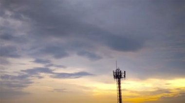 hızlandırılmış bir altın saatte hareketli bulut