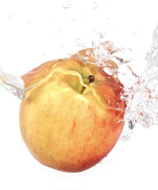 Apple suya düşüyor