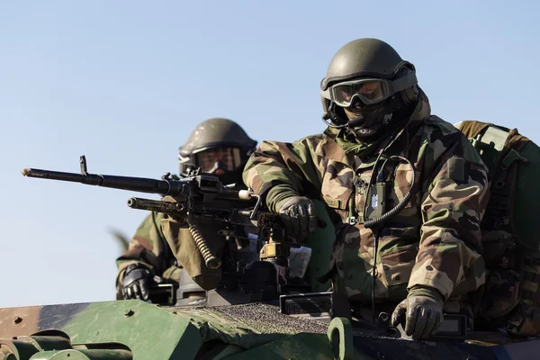 İki Fransız Lejyoner-tank manevralar. İlk Süvari Alayı. Güney Fransa'da.