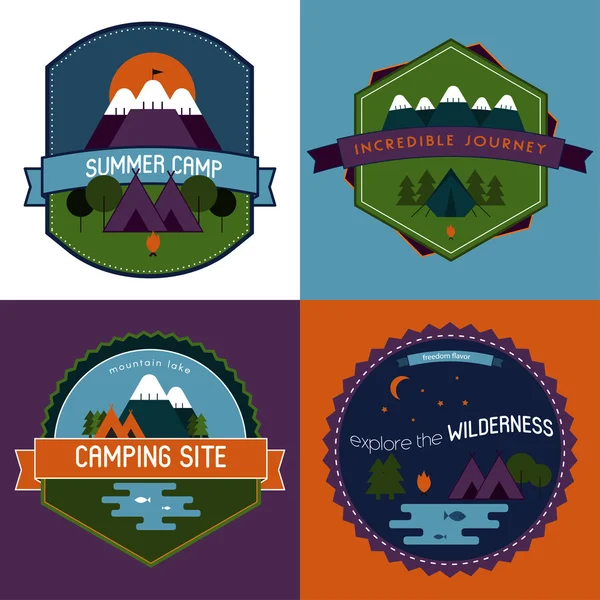 Etiquetas conjunto de emblemas de camping — Vector de stock