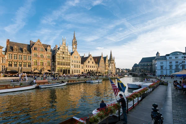 Canais na cidade flamenga Ghent — Fotografia de Stock