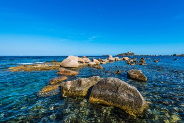Deniz Kayaları, Sardegna