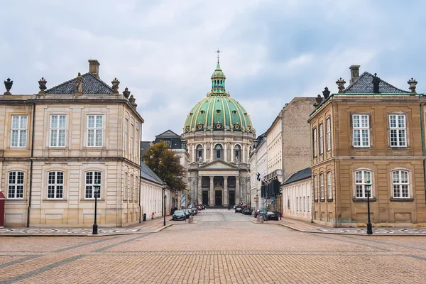 Amalienborg Palace and Marble Church Dome em Copenhague — Fotografia de Stock