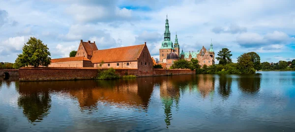 Frederiksborg замок в Копенгагені, Данія — стокове фото