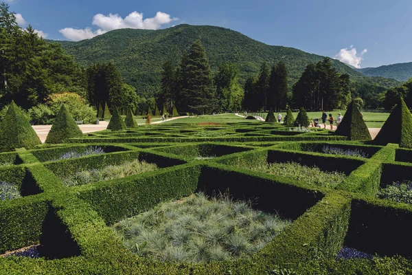 Vizille城堡花园的Hedge Maze — 图库照片