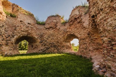 Ortaçağ Kalesi Yıkıntıları