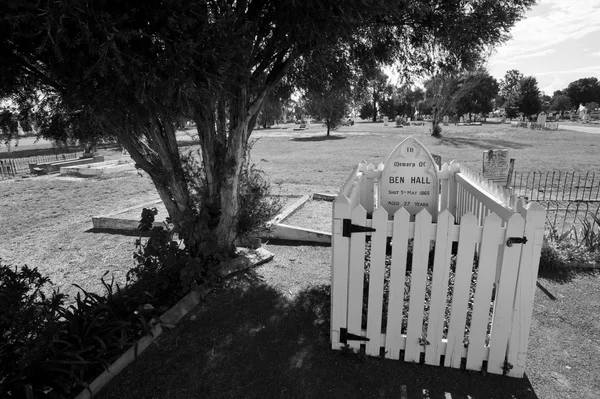 Bushrangers hrob v černé a bílé — Stock fotografie