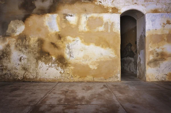 Geleneksel kemerli kapı