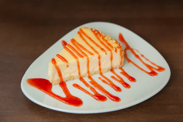 Delicioso pastel de queso con fresas —  Fotos de Stock