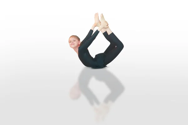 Dhanurasana Jóga gyerekeknek — Stock Fotó