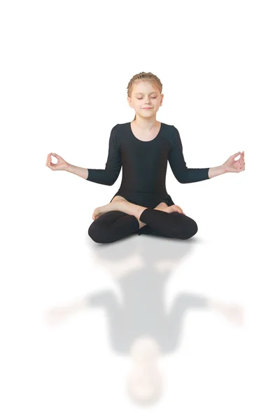 Ragazzina meditando — Foto Stock