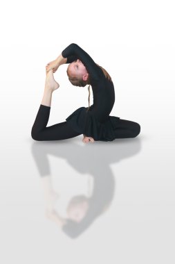 ekapada radzhakapotasana yoga 