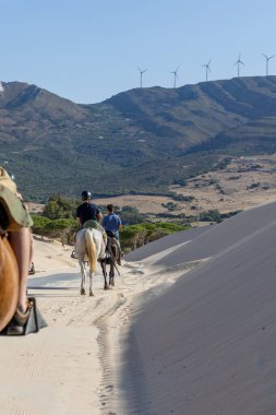 Duna De Valdevaqueros, Tarifa, Endülüs, İspanya manzarası ile çevrili bir yolda sürücüydüm.