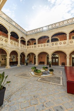 Gotik ve Arap unsurları olan muhteşem bir kale, Castillo de Luna, Şehir Sarayı Castillo de Luna, Rota, Cdiz, Endülüs, İspanya.