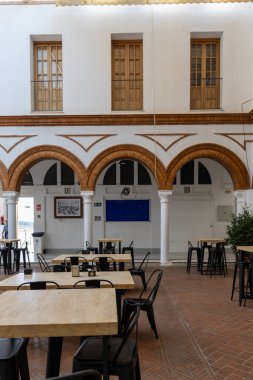 Tarihsel pazar, Rota, Cdiz, Endülüs, İspanya 'daki Mercado de la Merced' de mal alıp satma.