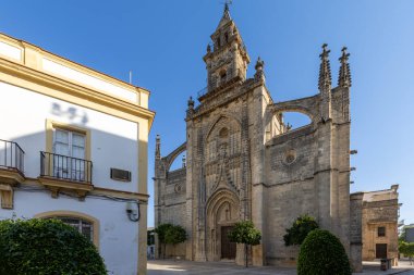 15. yüzyıldan etkileyici bir Gotik kilise, Iglesia de Santiago, Jerez de la Frontera, Cdiz, Endülüs, İspanya.