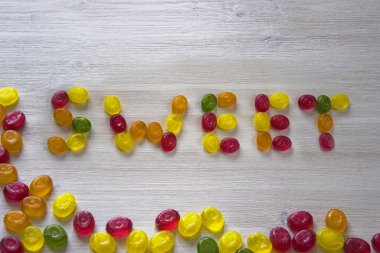 tatlı kelime şekerler yapılan