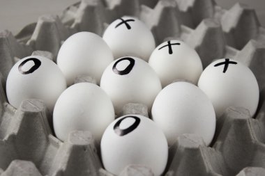 Yumurta üzerinde - çizim Tic Tac Toe oyunu