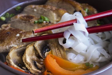 Ördek ile haşlanmış erişte