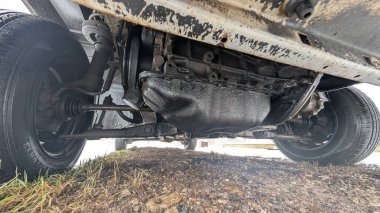 Arka Diferansiyel ve Aks Kapanışı Davul Fren Fren Konutu, Yağ Lekeleri ve Yüzey Pası Teftişi