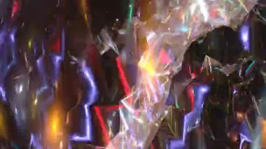 Sıvı metalin ritmik hareketlerini ve ışık dolu şekilleri gösteren fütüristik dijital bir duvar kağıdı..