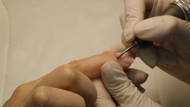 ビューティー サロンのマニキュア爪のケア — ストック動画