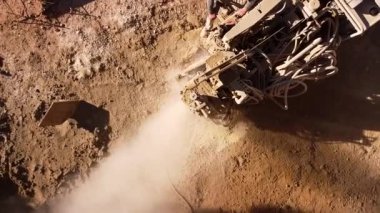 Yığın makinesi çalışıyor..