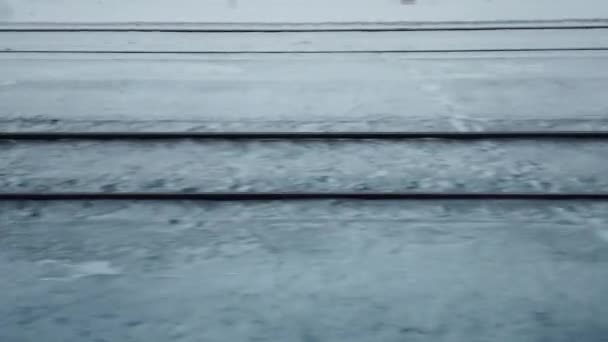 Vista Vía Férrea Desde Ventana Del Tren Movimiento Largo Los — Vídeos de Stock