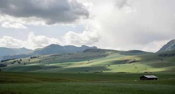 Dağların güzel manzarası
