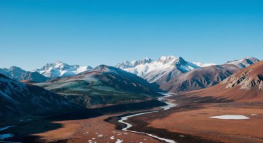 Dağların güzel manzarası