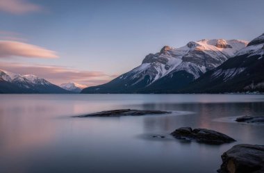 Dağlarda güzel bir gün batımı