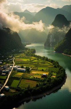 Gölün üzerinde güzel bir gün batımı